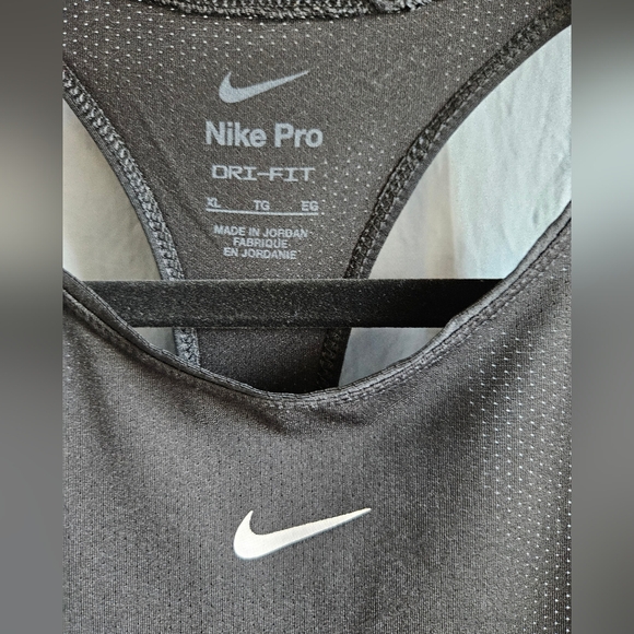 G175. Nike Pro Dri-Fit High Neck Running Singlet Tank in Black - Size XL - Picture 3 of 4